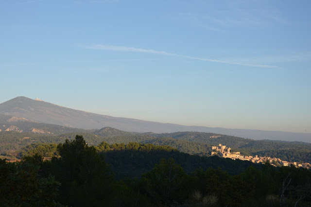 Zicht op Le Barroux en Mont Ventoux. Foto: Dina Vercruyssen.