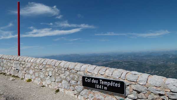 De Col des Tempêtes - Pas der Stormen - bevindt zich iets vóór de eigenlijke top.