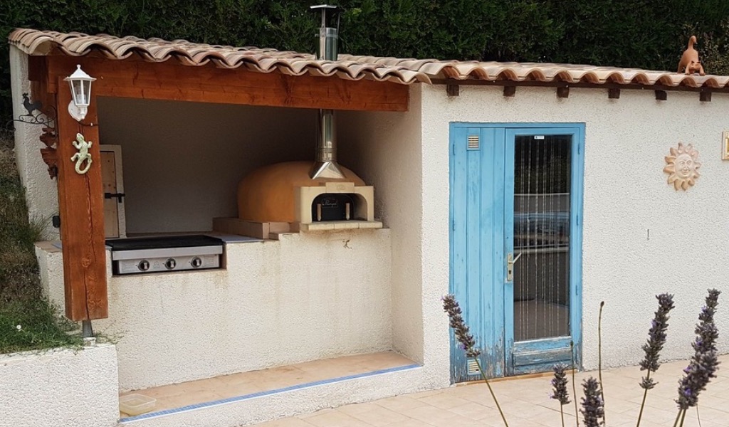 09-le-reve-provencal-plancha-pizza-oven.jpg