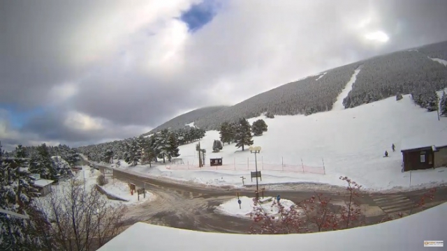 Sneeuw op de Mont Ventoux; beeld van de webcam