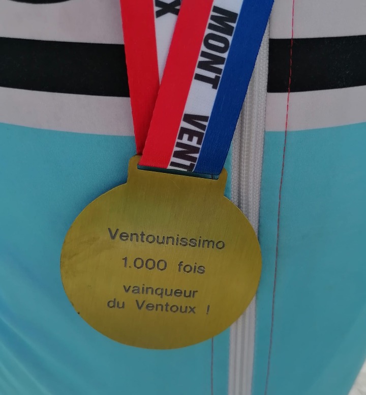 De achterzijde van de gepersonaliseerde medaille. Foto: Jean Barasportino.